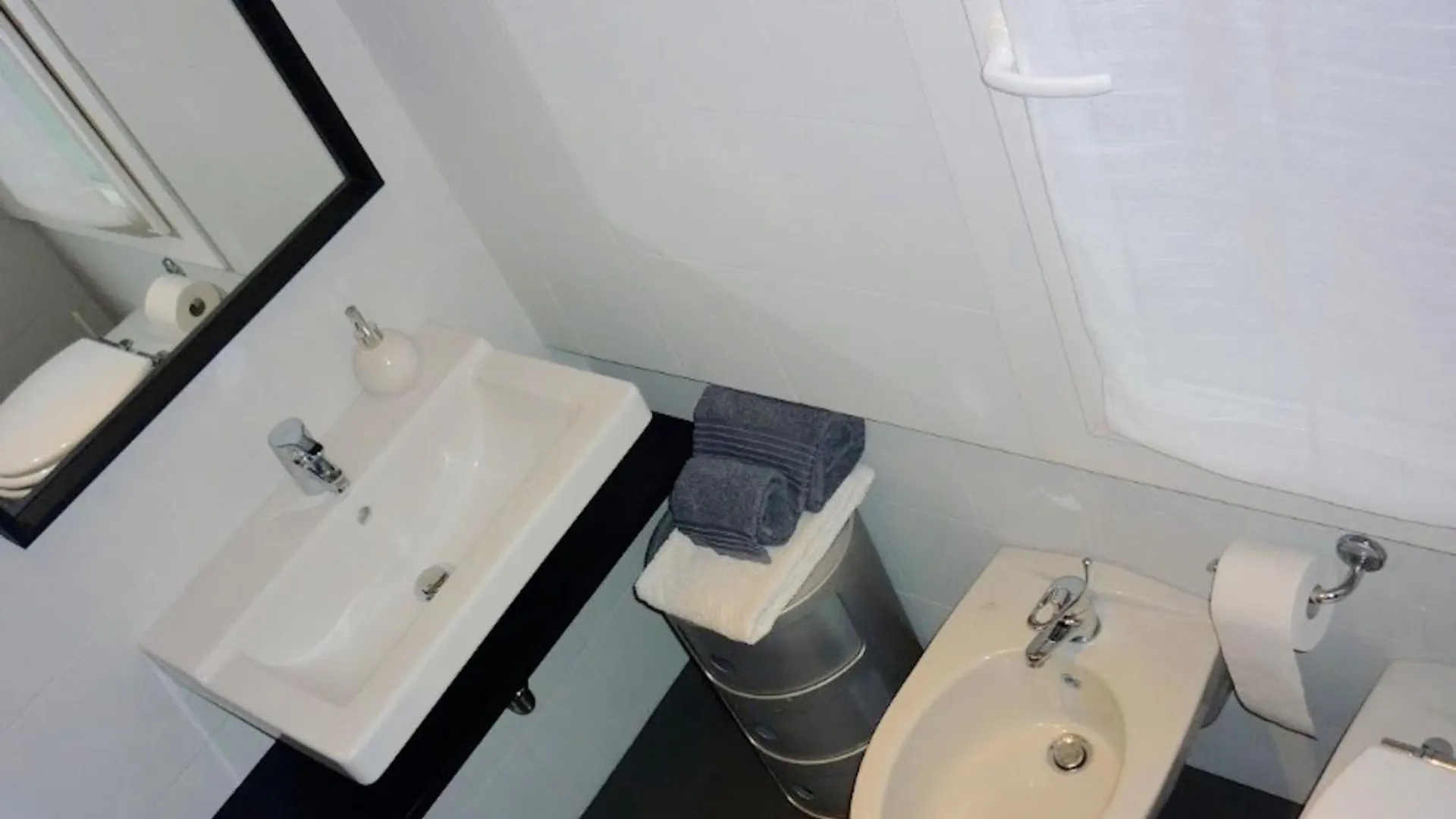 Portellohome For 2 Persons Milano Italien